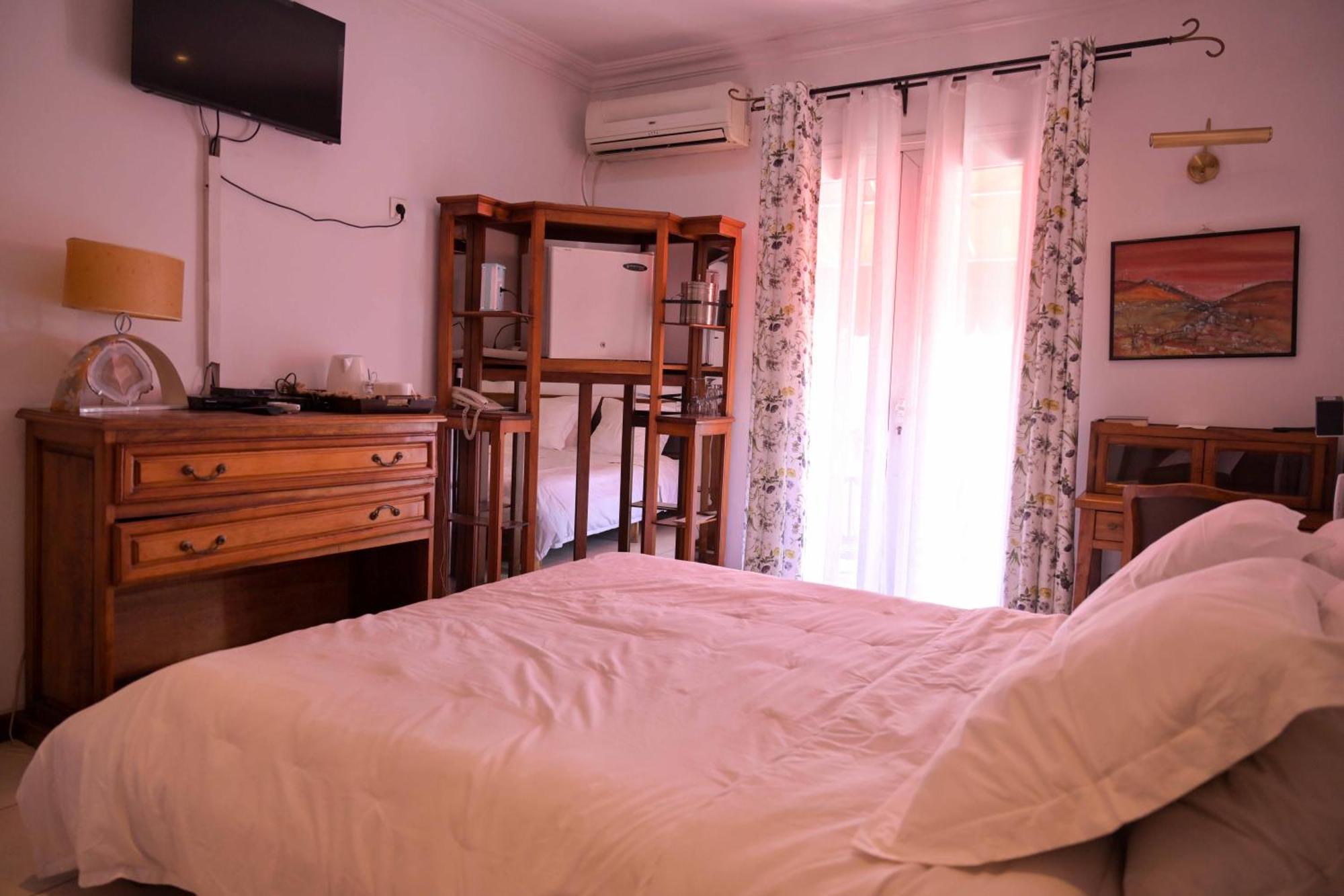 Hotel Brajas Ανταναναρίβο Δωμάτιο φωτογραφία
